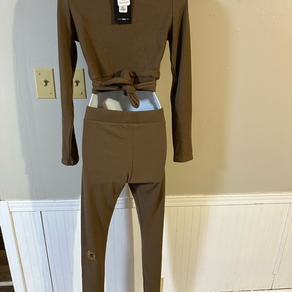 Brown Ribbed Two-Piece Set - Picture 7 of 7